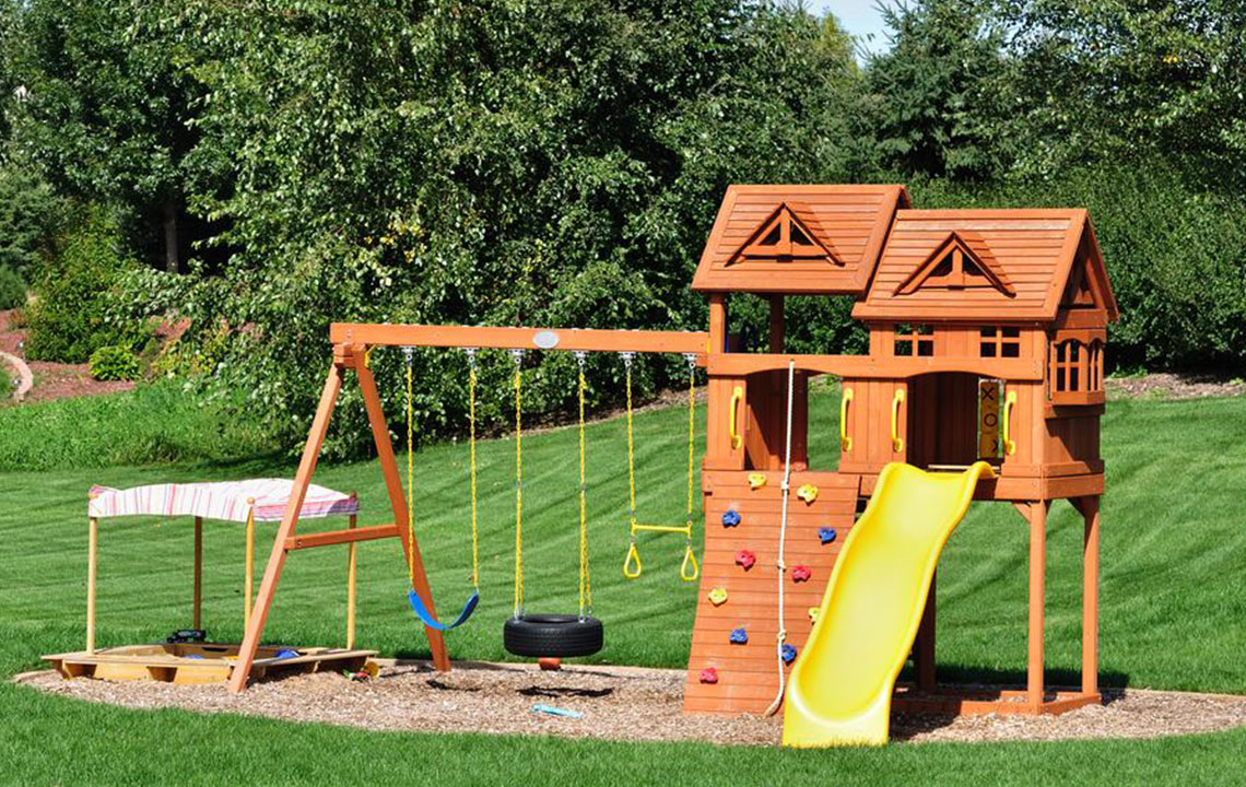 5 factors to consider when you buy outdoor playsets for your kids