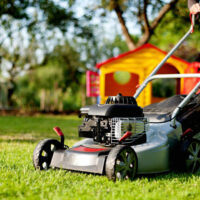 Keep your garden organized and pleasant with lawn mowers