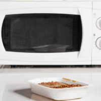 Pros and cons of gas and electric oven ranges