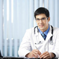 Top 4 criteria to use while looking for physician jobs online