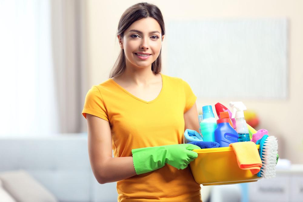 What are the different types of bathroom cleaners