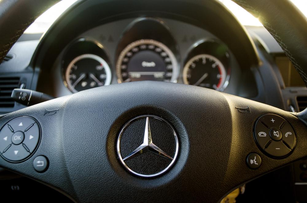 Driver friendly features in the 2016 Mercedes E-350