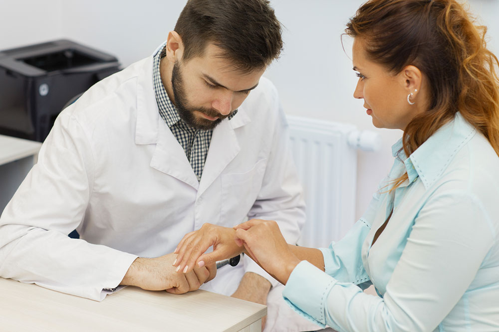 Plaque psoriasis – What it looks like, management tips and more